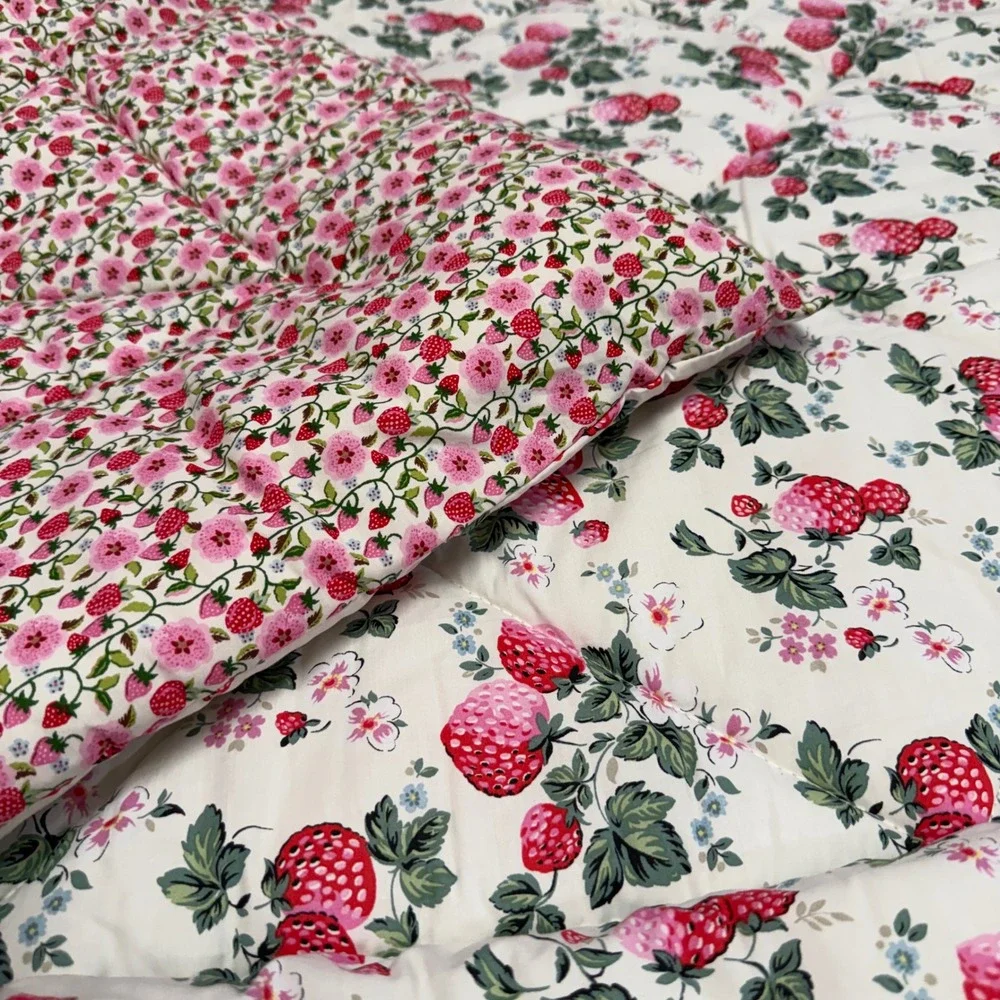Cath‎ Kidston London Reversible Strawberry Floral Quilted Queen Comforter 90x90